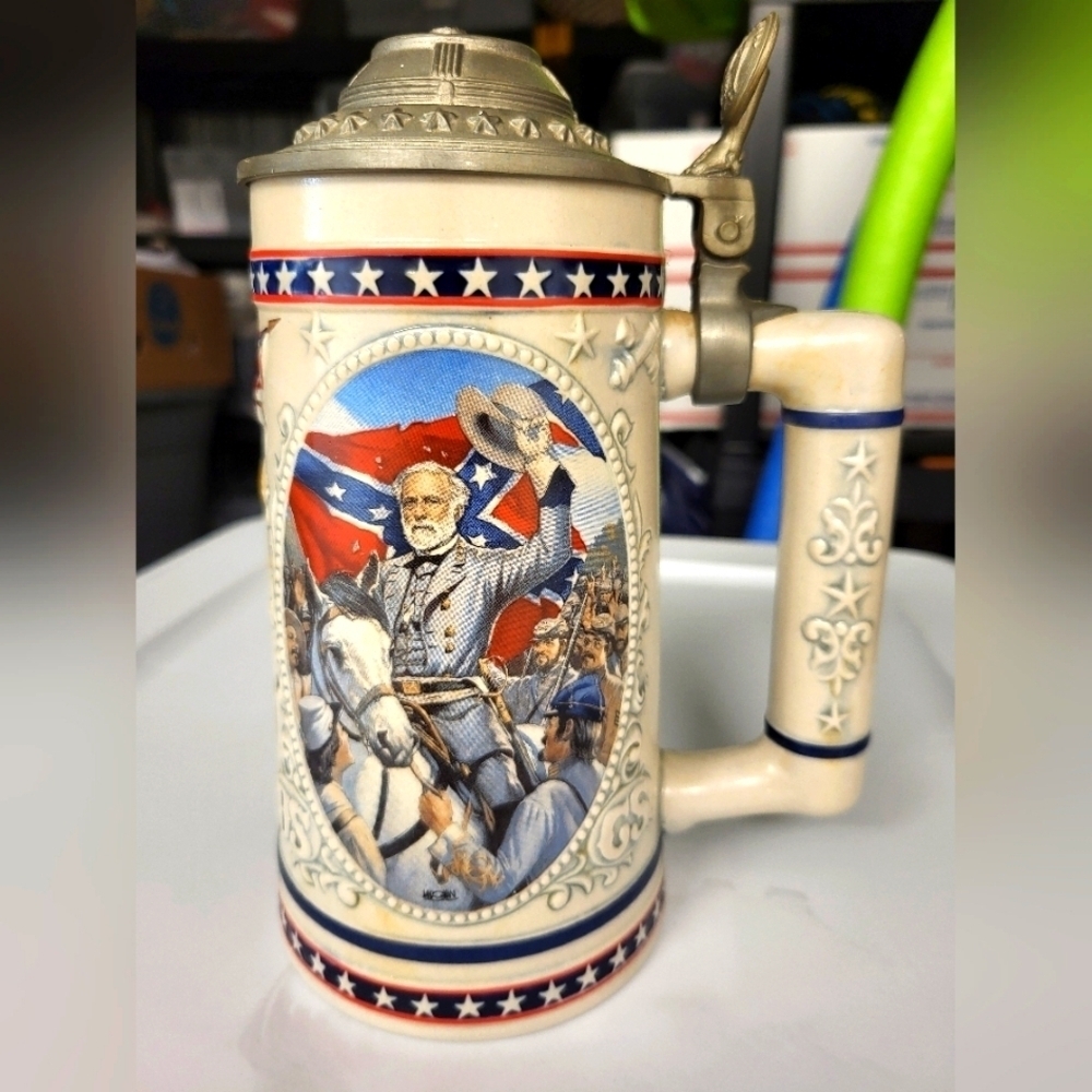 Patriotic Ceramic Beer Stein with Pewter Lid Robert E. Lee Limited Edition D0698